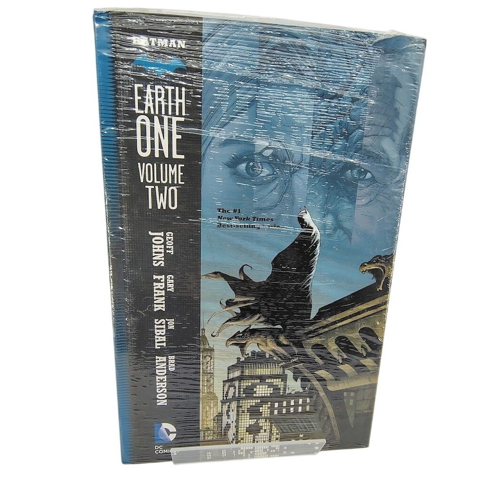 DC Comics Graphic Novel Batman Earth One Volume Two #2 Hardcover Geoff Johns